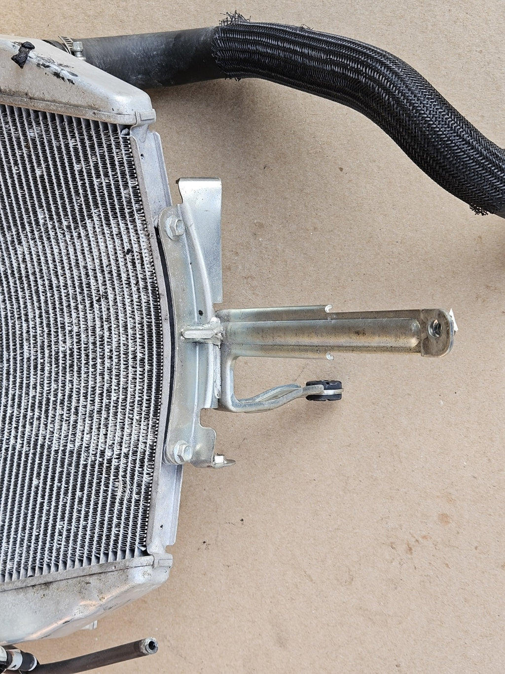 2012-2016 Suzuki GSXR1000 OEM Radiator Cooling Overflow Tank Fan System