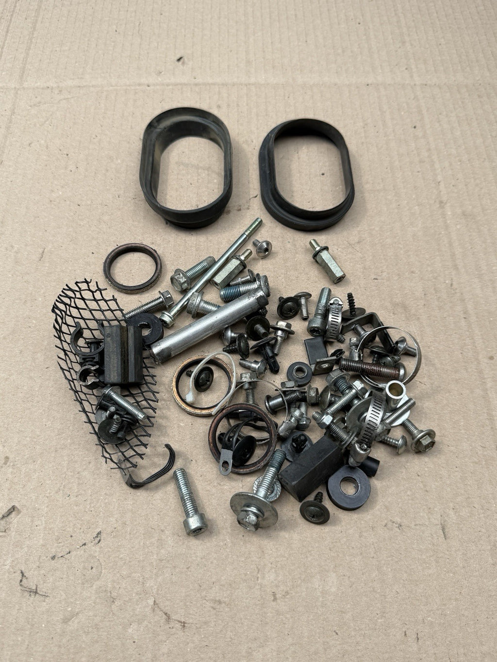 2006-2007 Suzuki GSXR600 GSXR750 OEM Misc Bolts Nuts Screws Hardware Kit K6 K72
