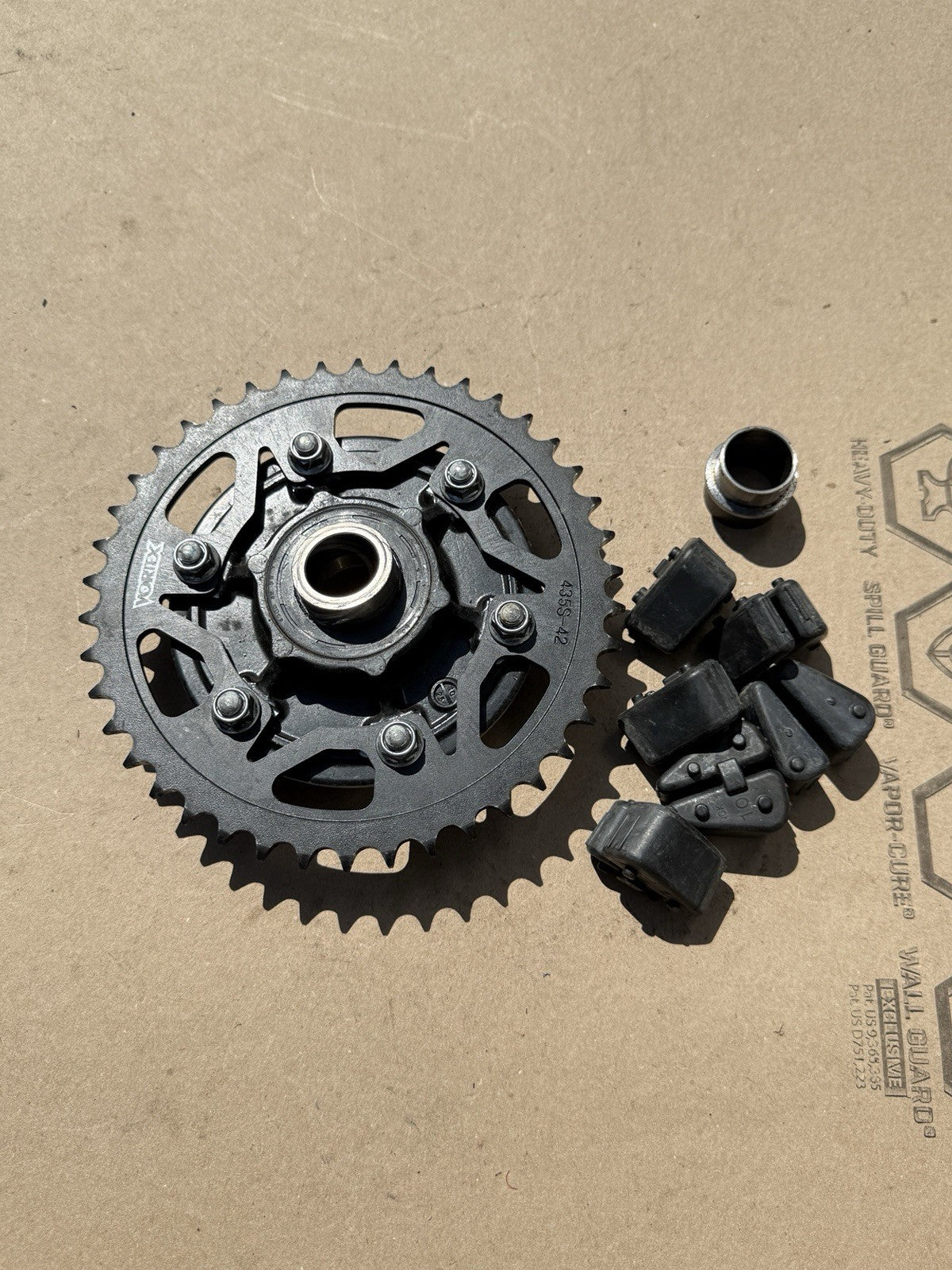 09-16 Suzuki GSX-R1000 Rear Sprocket Carrier W/ Vortex Sprocket OEM 64610-47H00