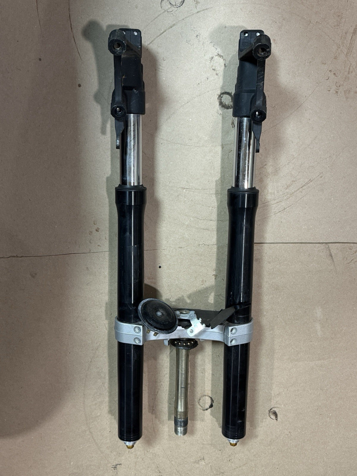 08-16 Yamaha YZF R6 YZFR6 OEM Front Forks Tubes Triple Tree Suspension Assembly