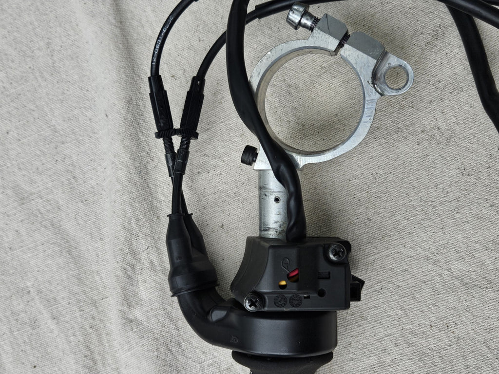 2016-2020 Kawasaki ZX10R ZX10RR OEM RH Right Clip On Handlebar Switch 46091-04225