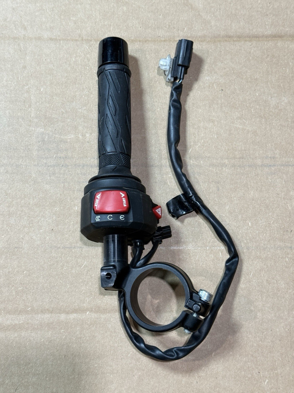 17-25 Suzuki GSXR1000 GSX-R1000R OEM Right Clip On Kill Start Switch 56111-17K018