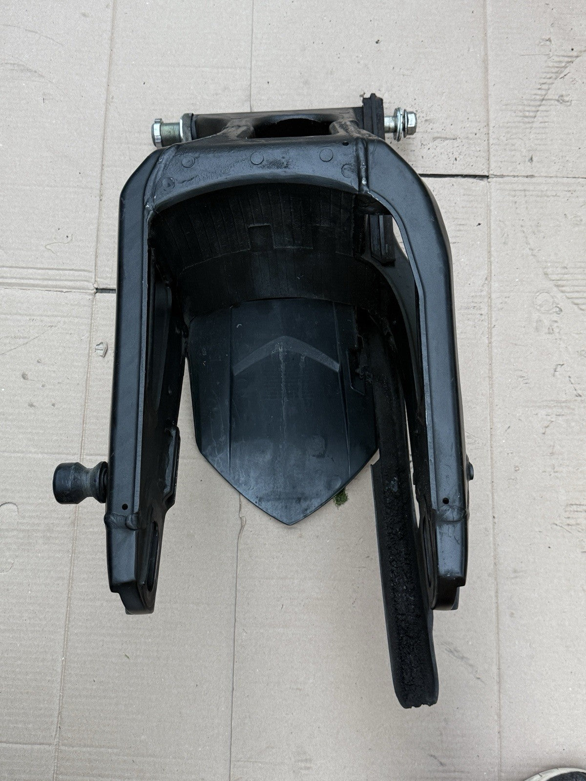 07-08 Yamaha YZF-R1 Straight OEM Rear Suspension Swingarm - Back Arm Frame17