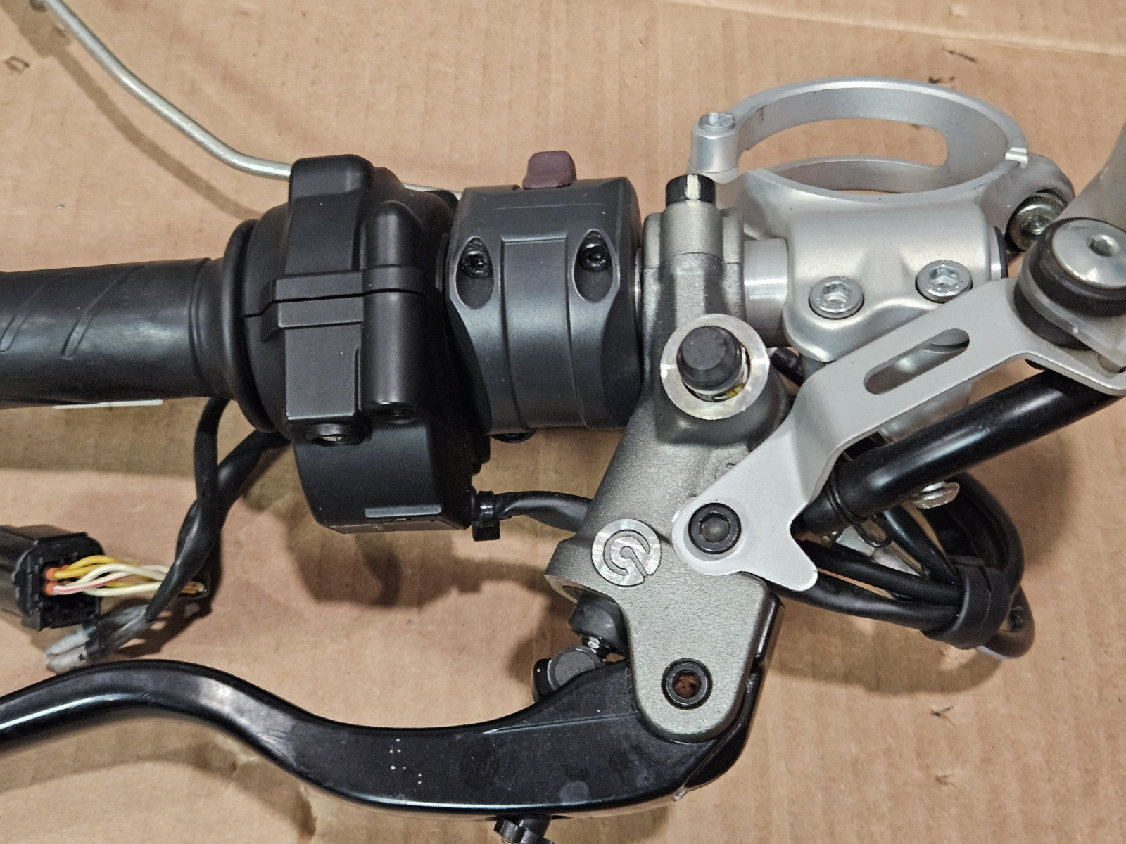 15-19 2015 Ducati 1299 OEM Left Handlebar Controls Clutch Switch Throttle Bar