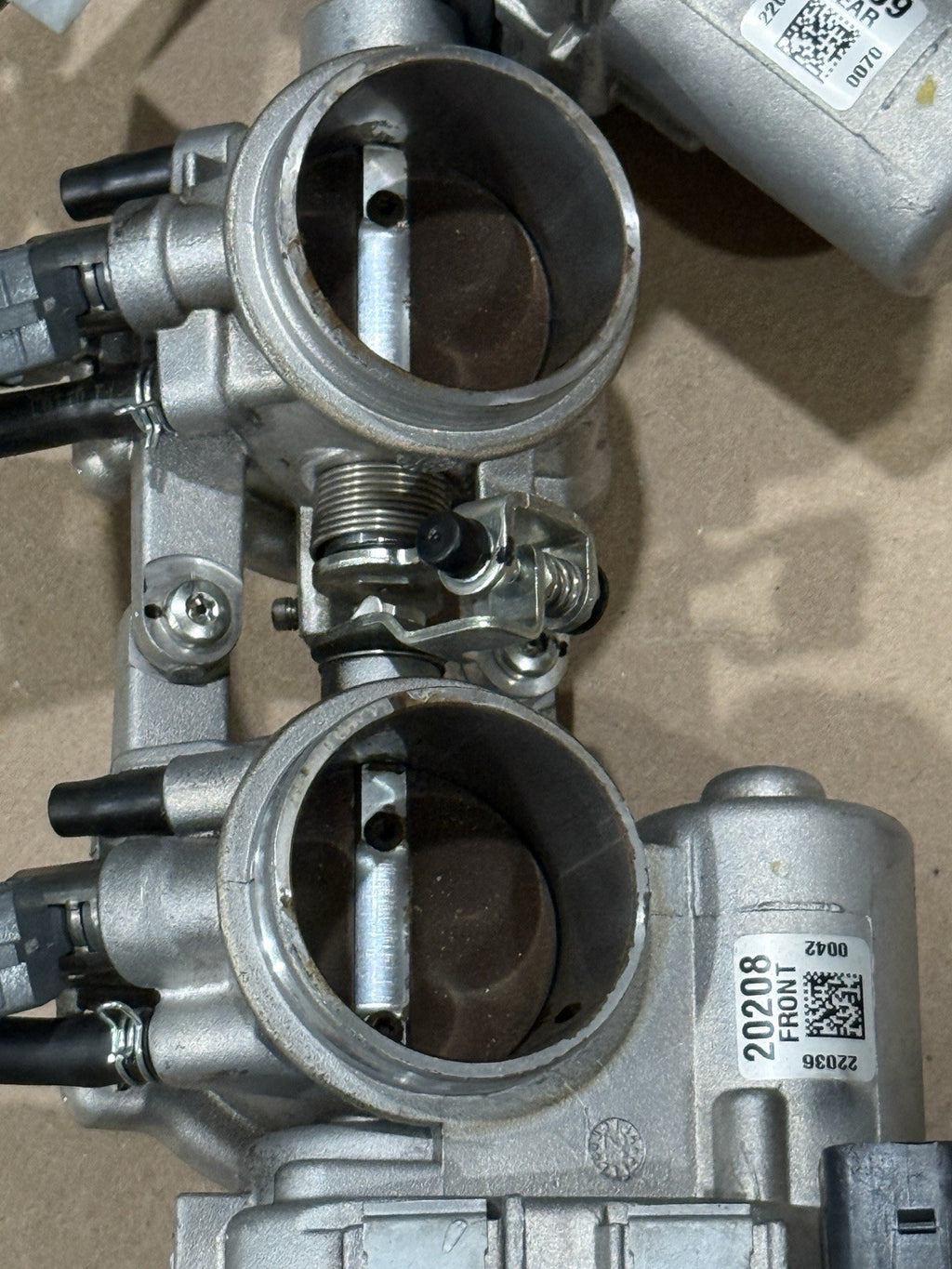 Aprilia RSV4 1100 Factory 21+ Front Rear Throttle Bodies Body Fuel Injectors