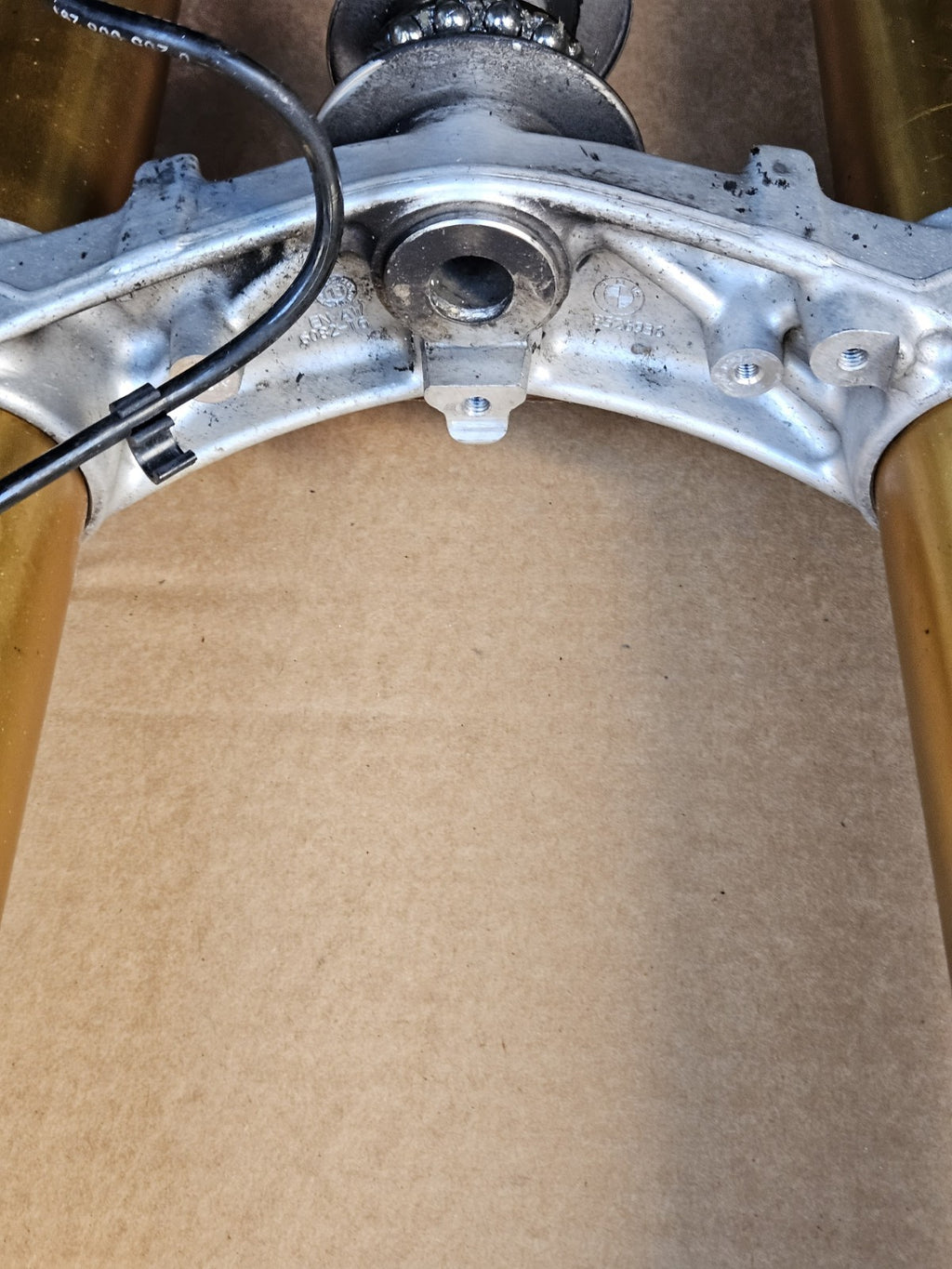 2014 10-14 BMW S1000RR OEM Front Fork Suspension Lower Triple Tree Assembly