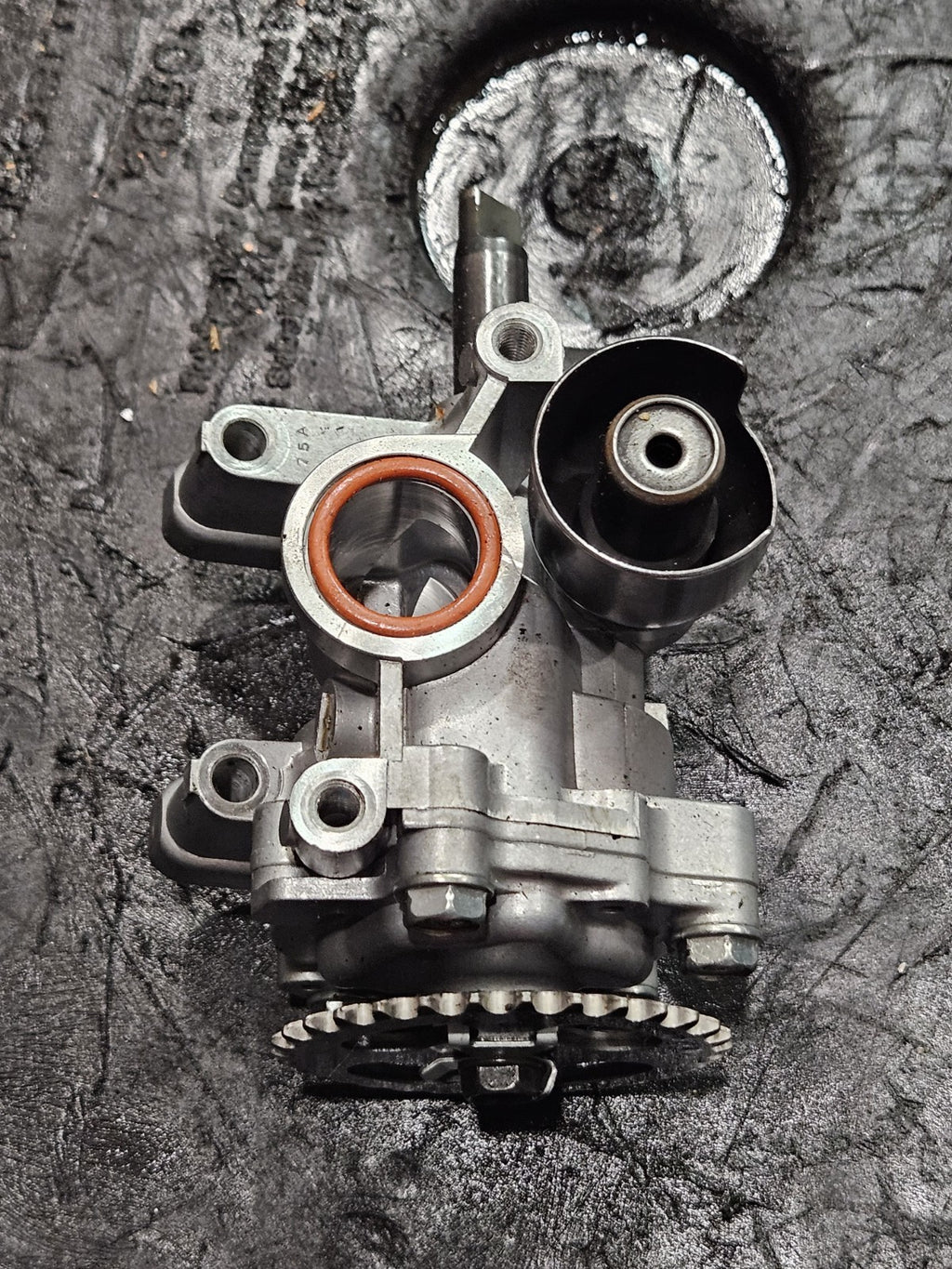 17-25 Suzuki GSXR1000 OEM Engine Oil Pump Drive Chain Gear Sprocket Assembly3