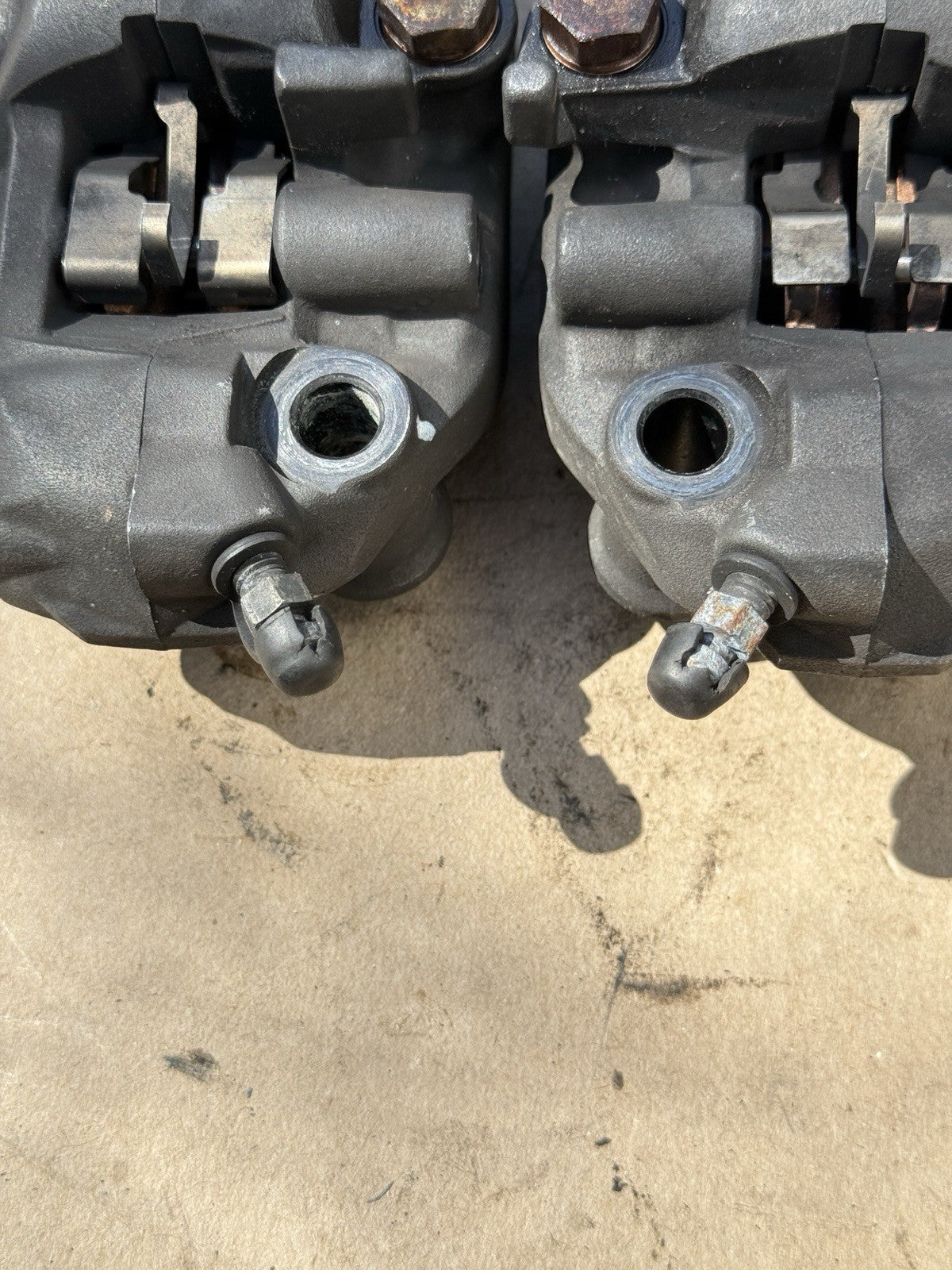 2006-2007 Honda CBR600RR OEM Front Brake Caliper Set Left Right Pair