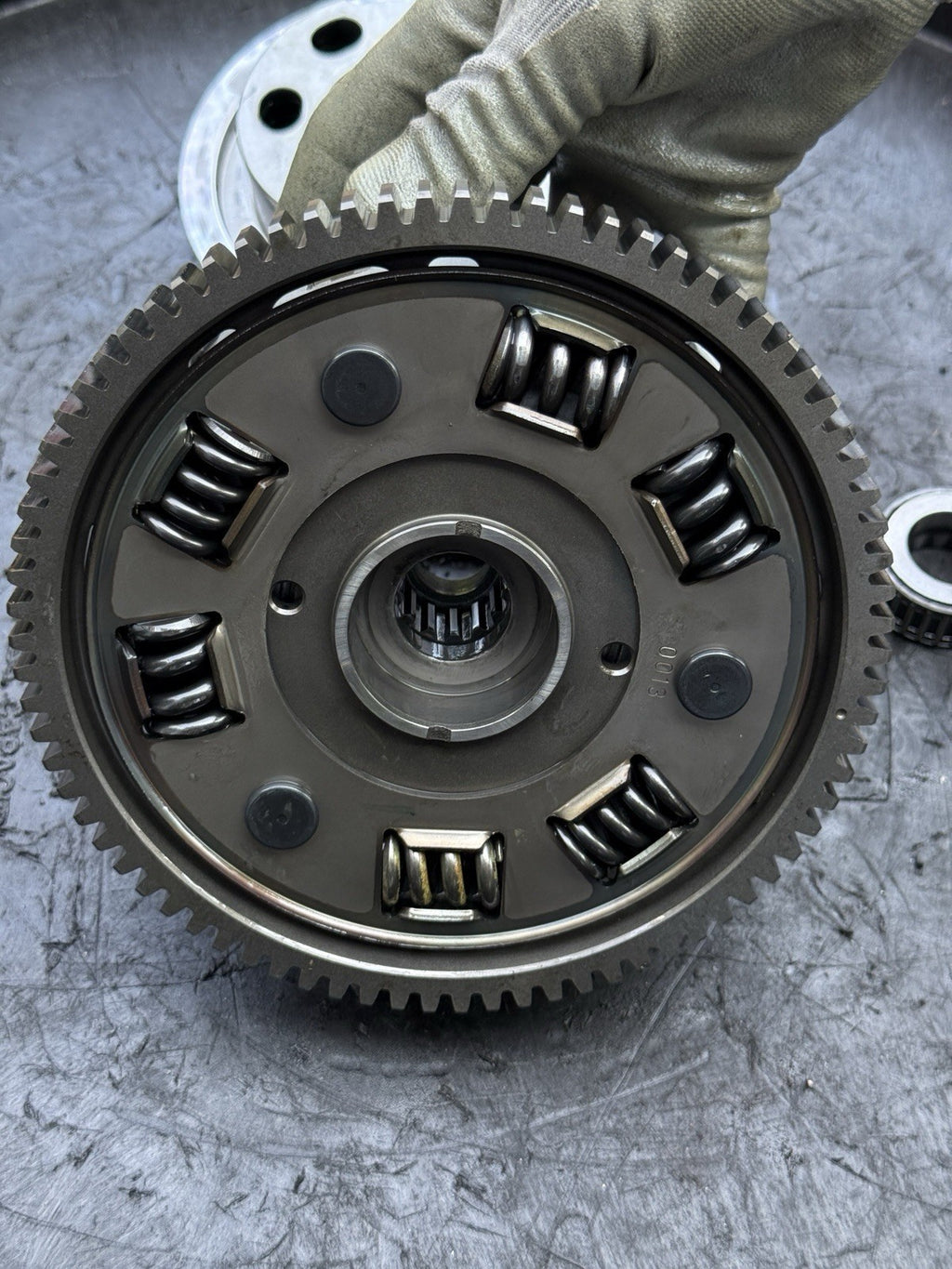 11-15 Kawasaki ZX10R ZX1000 Ninja OEM Clutch Basket Housing Hub Plate 13095-055812