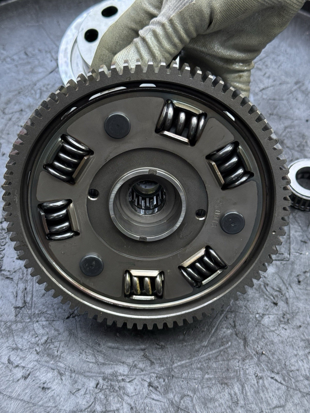 11-15 Kawasaki ZX10R ZX1000 Ninja OEM Clutch Basket Housing Hub Plate 13095-055812