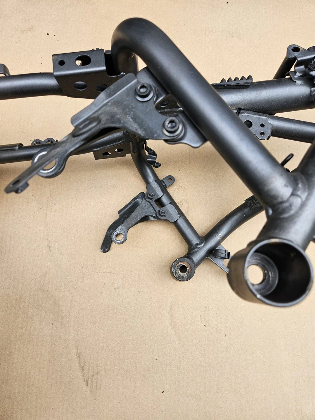 2022-2025 Yamaha YZF R7 OEM Main Frame Chassis CLN Road Ready Straight NO DAMAGE12