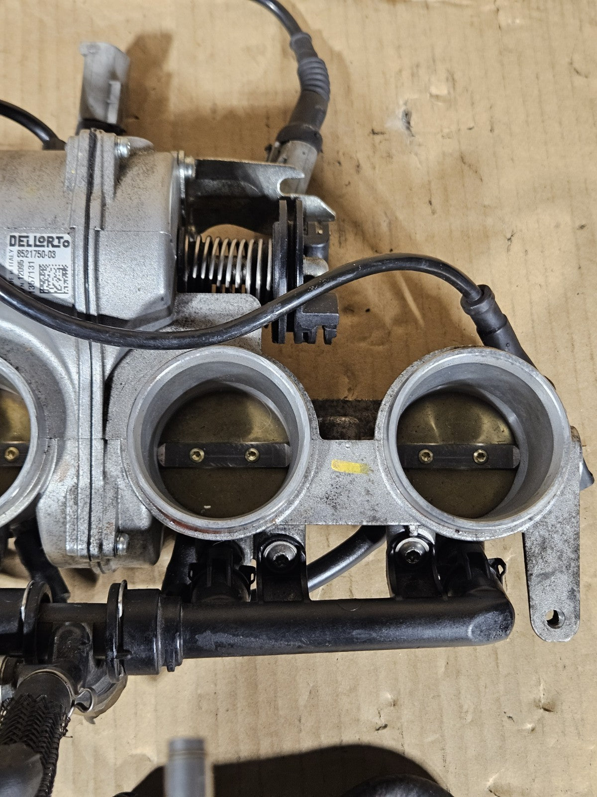2009-2014 BMW S1000RR OEM Throttle Bodies Primary Secondary Injectors READ16