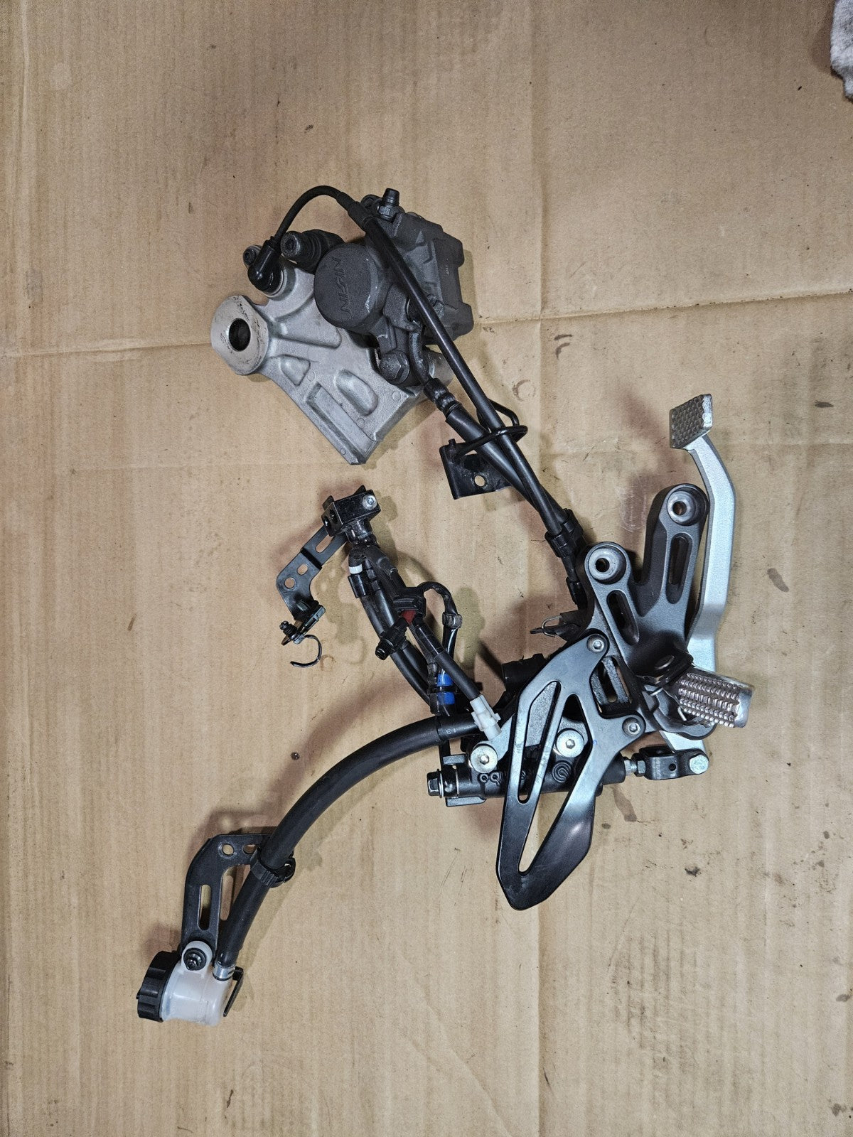 Yamaha YZF R7 OEM Rear Brake Caliper Rearset Pedal Lever Bracket 2022-20250