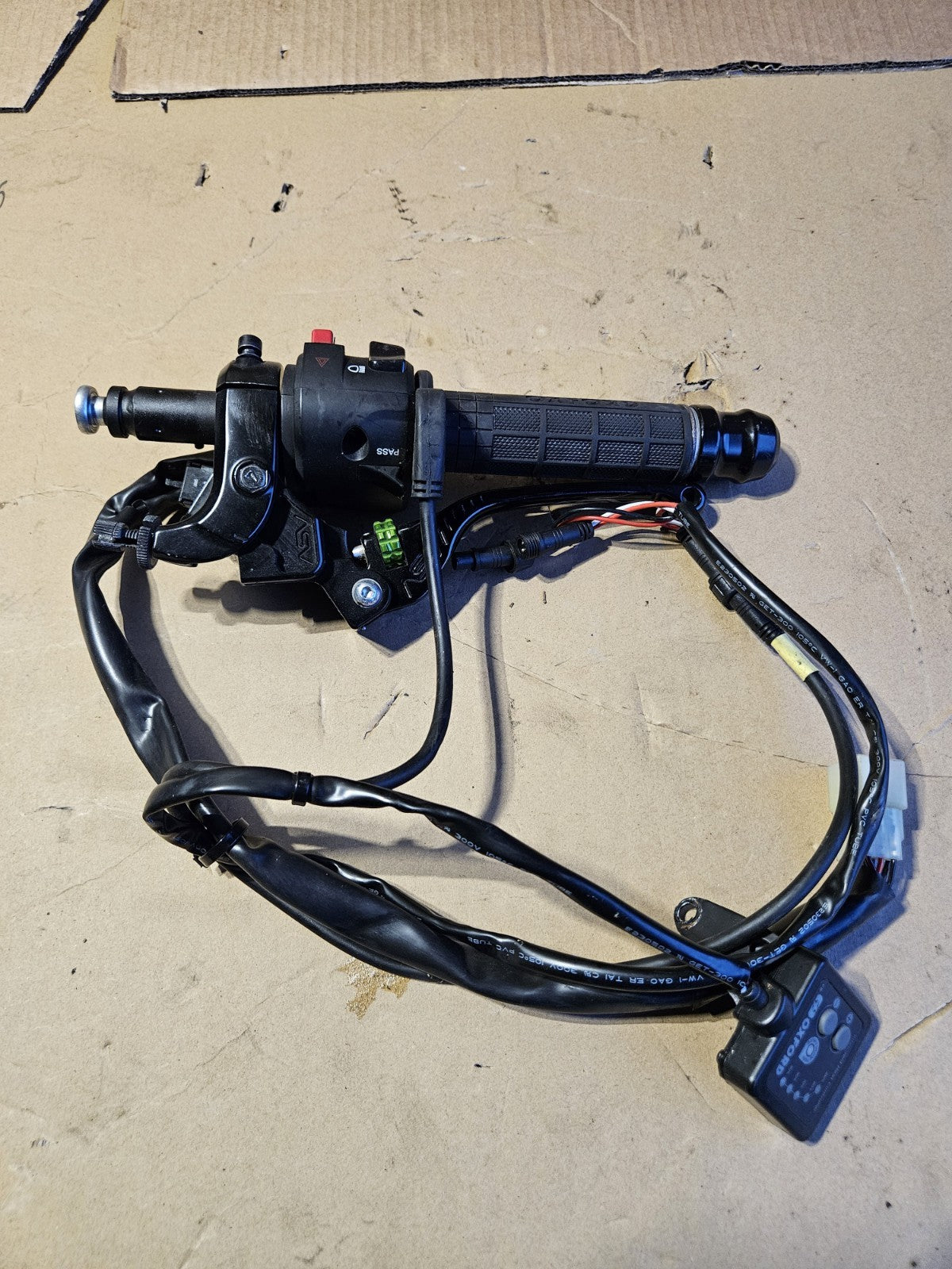 17-19 Kawasaki Ninja 650 ABS EX650 OEM Left Clip On Handlebar Switch 46091-039513