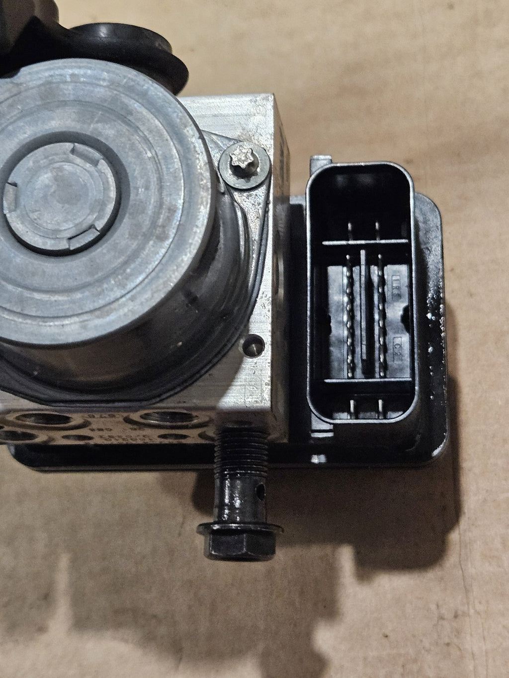 15-18 2015 Ducati 1299 Panigale S OEM ABS Pump Brake Control Module Unit Genuine