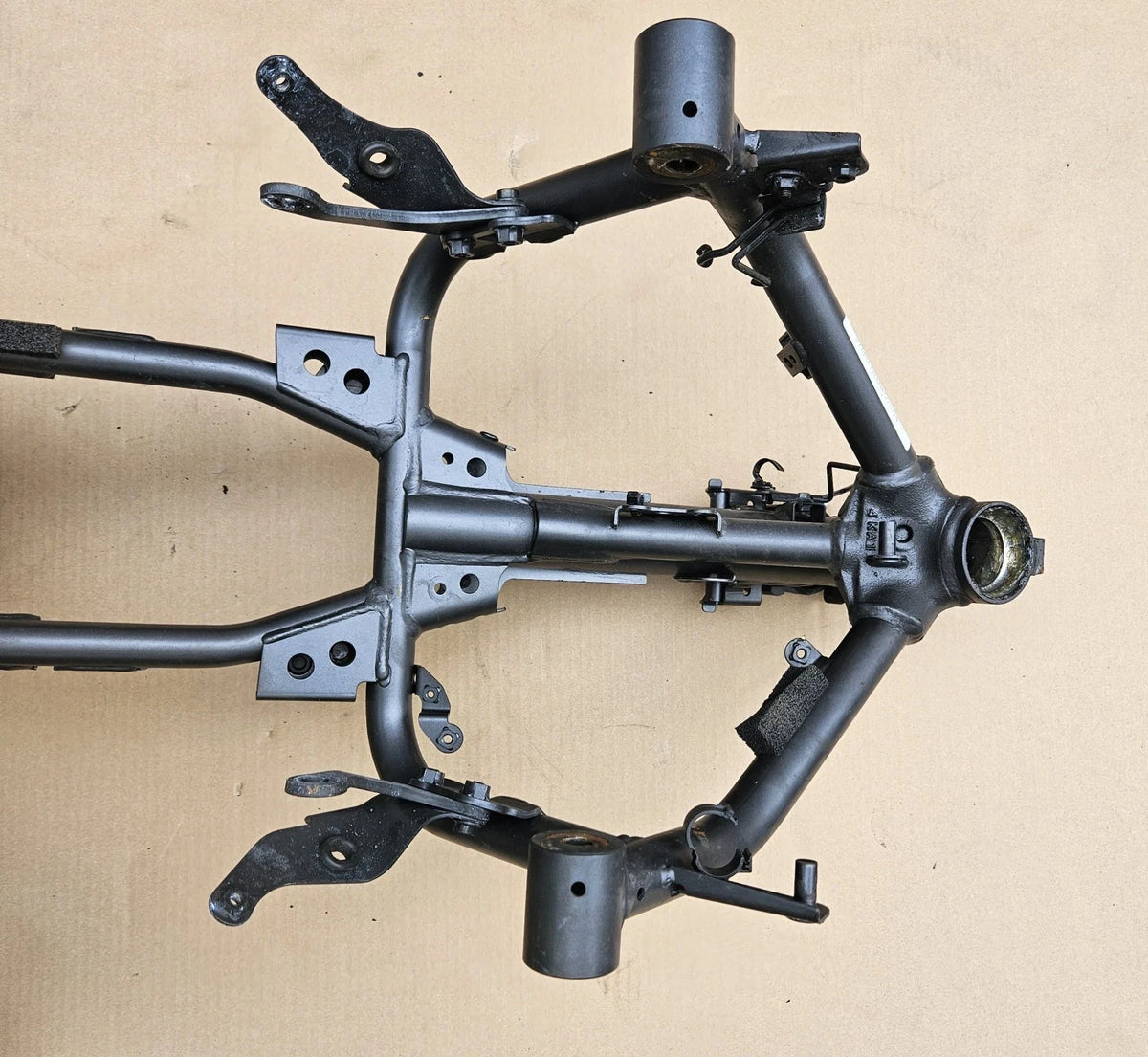 2022-2025 Yamaha YZF R7 OEM Main Frame Chassis CLN Road Ready Straight NO DAMAGE10