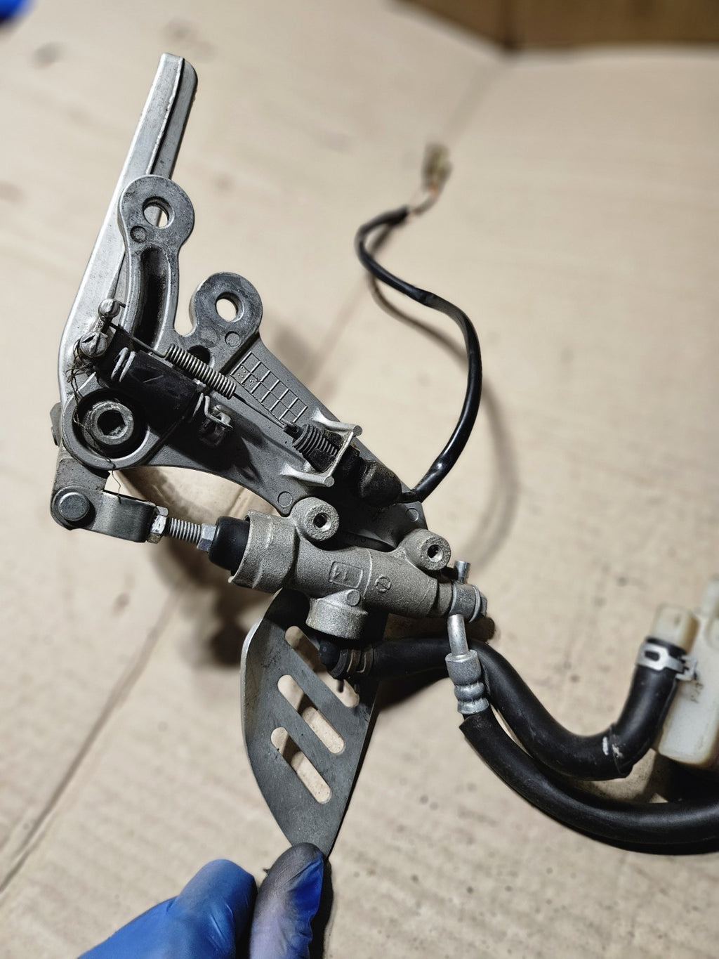 2006-2007 Suzuki GSXR600 GSXR750 Rear Brake Caliper Master Cylinder OEM14