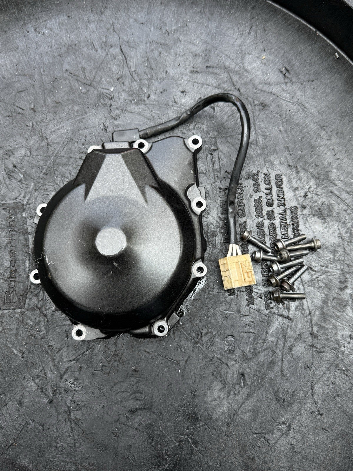 2009 08-16 YAMAHA YZF R6 STATOR MAGNETO ALTERNATOR GENERATOR COVER Complete0