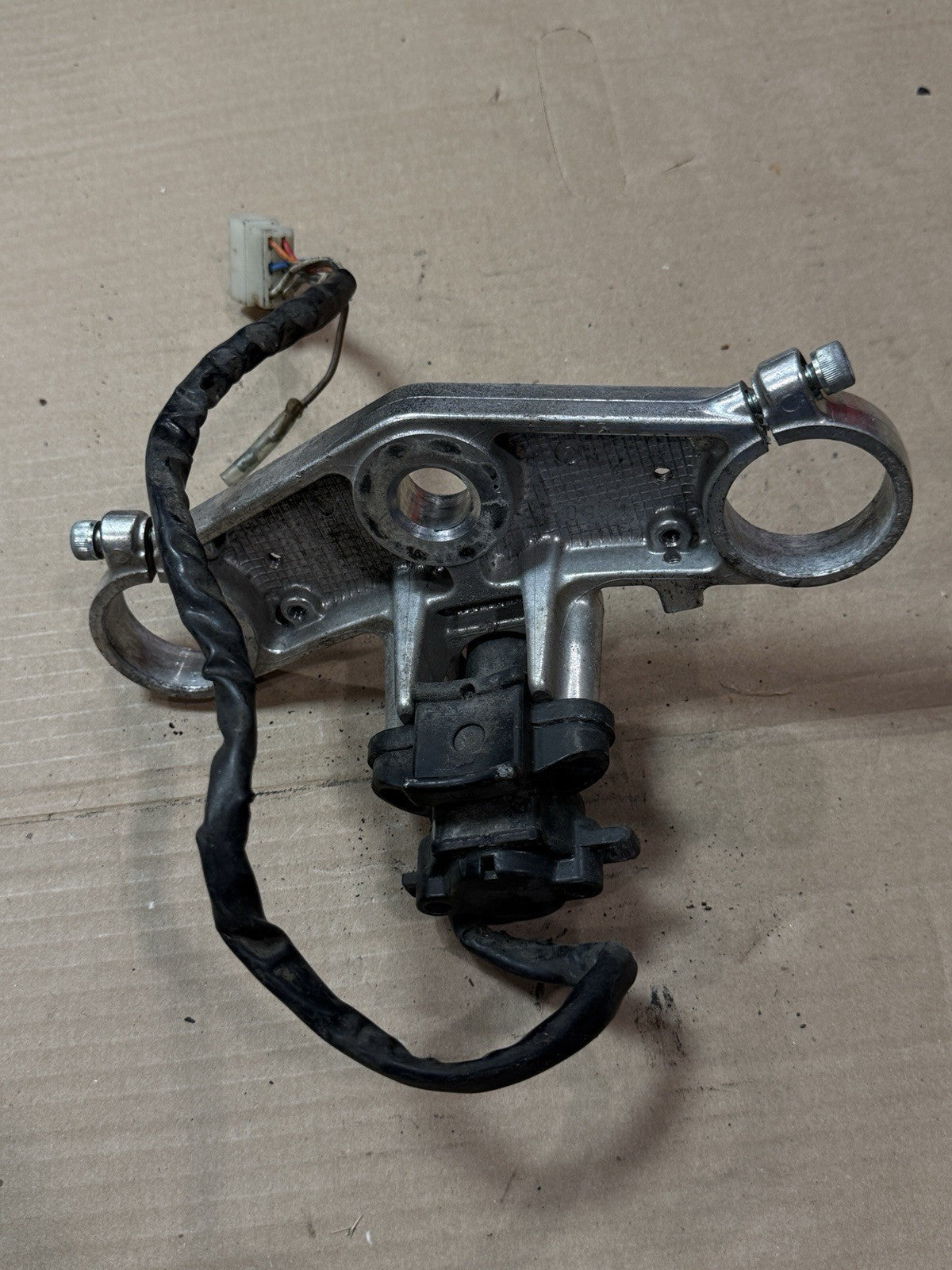 1998 1999 Kawasaki Ninja ZX6R ZX600G OEM Upper Triple Tree Ignition Switch Key9