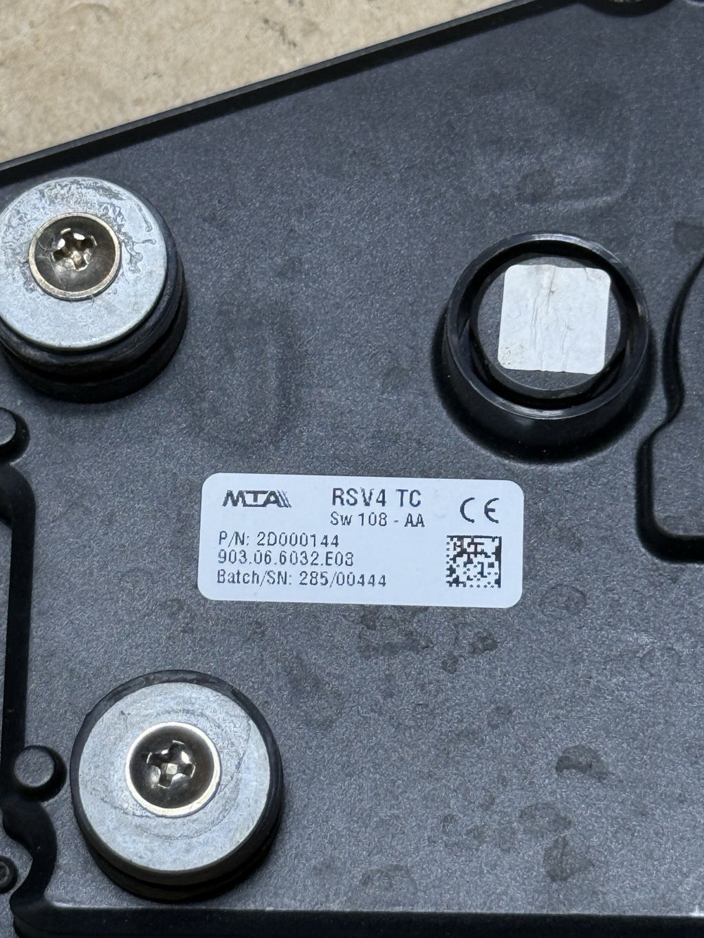 Genuine OEM Aprilia RSV4 Cluster Speedometer Tachometer Dash 2015-2018 2D000144