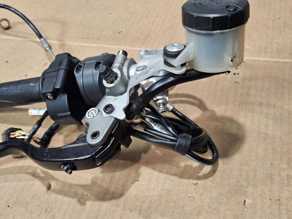 15-19 2015 Ducati 1299 OEM Left Handlebar Controls Clutch Switch Throttle Bar