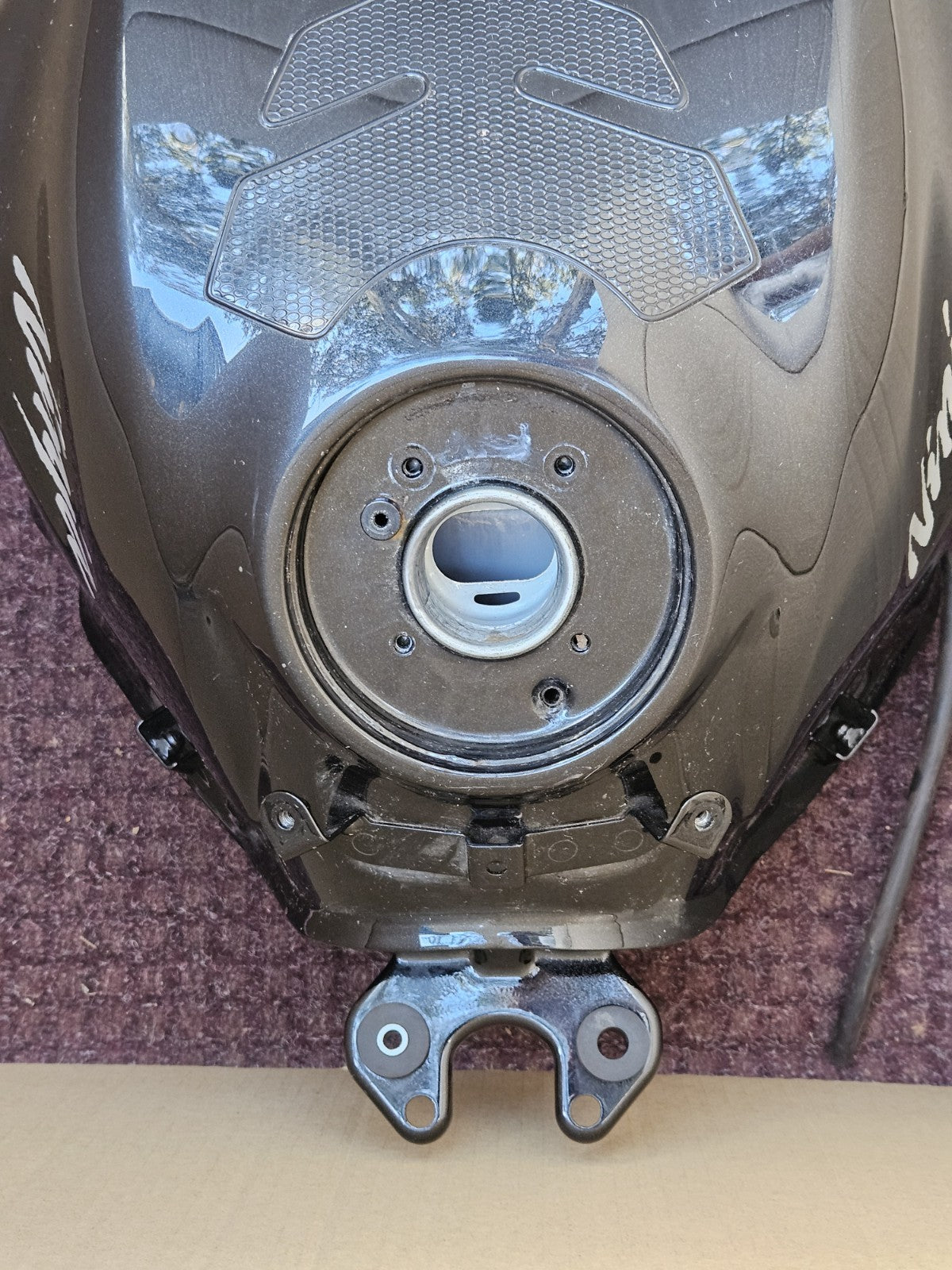 17-19 KAWASAKI NINJA 650 GAS TANK FUEL RESERVOIR CELL GLOSS BLACK CLEAN1