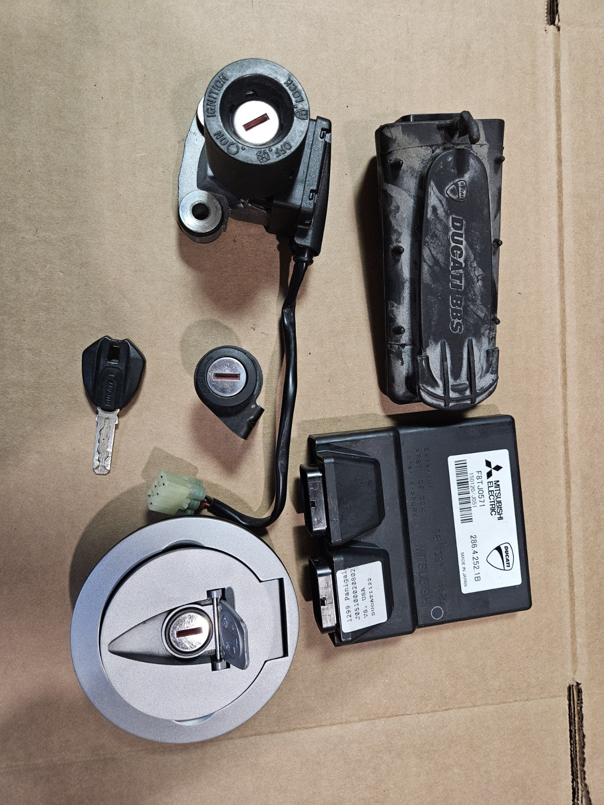 15-17 Ducati Panigale 1299 Speedometer Gauges ECU Ignition Switch Key Set OEM