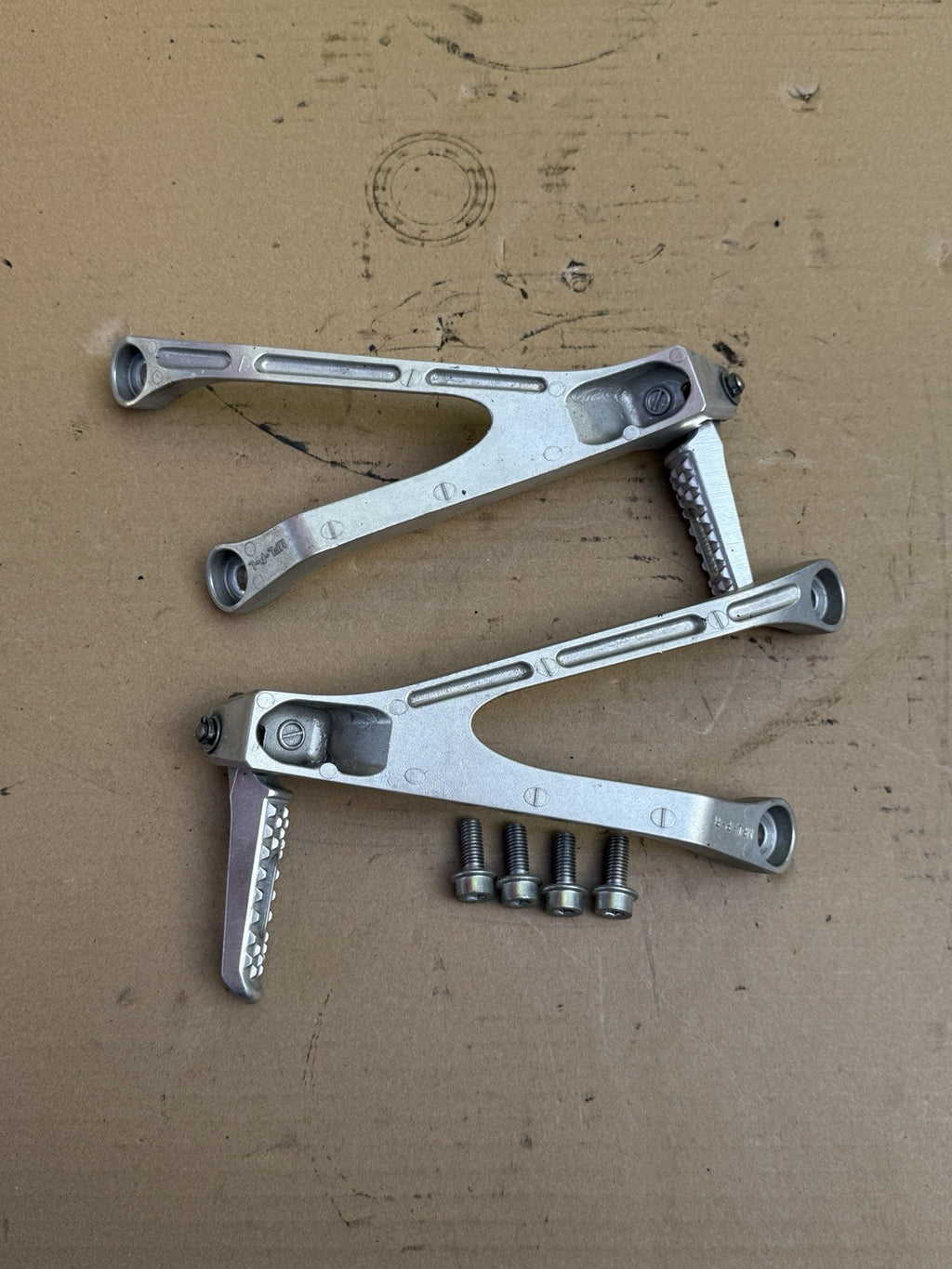 2008-2009 Honda CBR1000RR OEM Rear Passenger Foot Peg Brackets Set 50750-MFL-0004