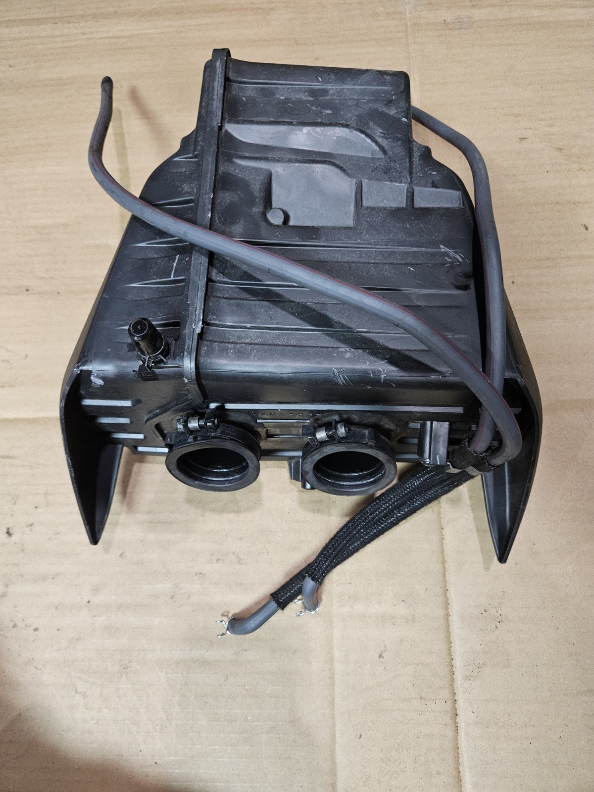 2022-2025 Yamaha YZF-R7 R7 OEM Airbox Air Cleaner Case Intake Box 1WS-14401-003