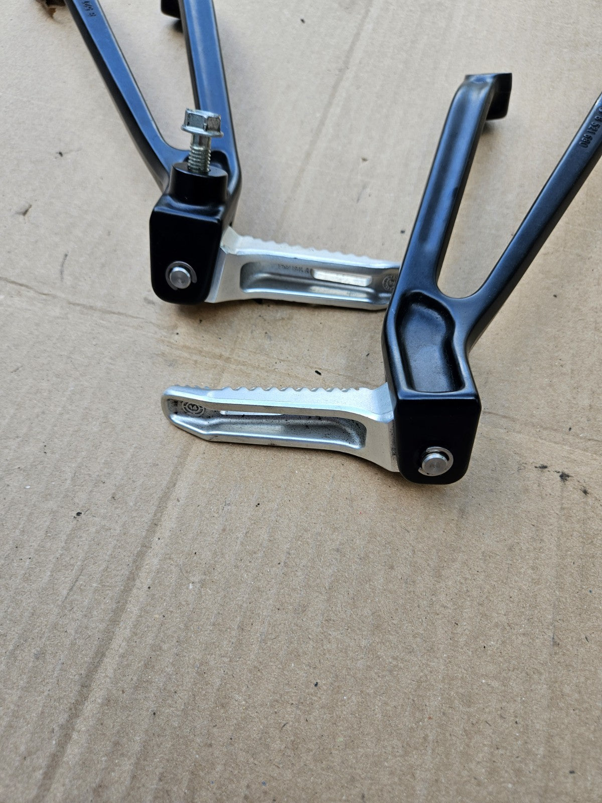 15-18 BMW S1000RR Rear Back Passenger Foot Pegs Used Genuine OEM Working Set Kit