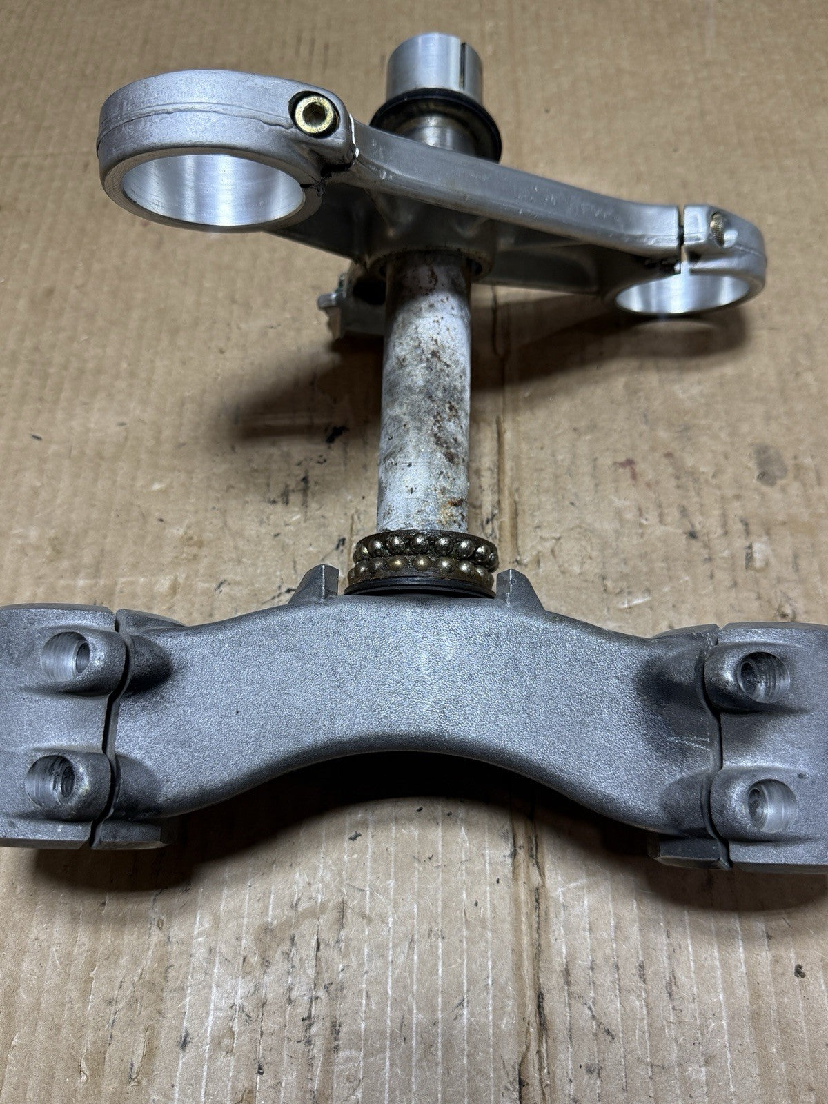 2001 Ducati 748 748S 916 996 998 OEM Triple Tree Top Bottom Yoke Clamp w/ Bolts