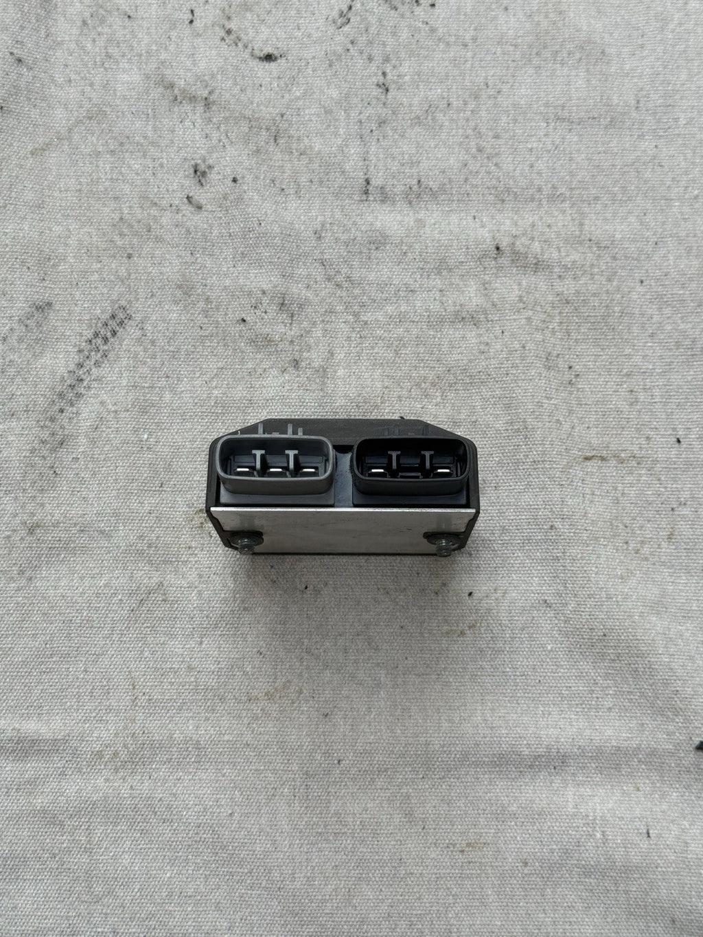 2007 - 2008 Yamaha YZF R1 OEM Voltage Regulator FH012AA5