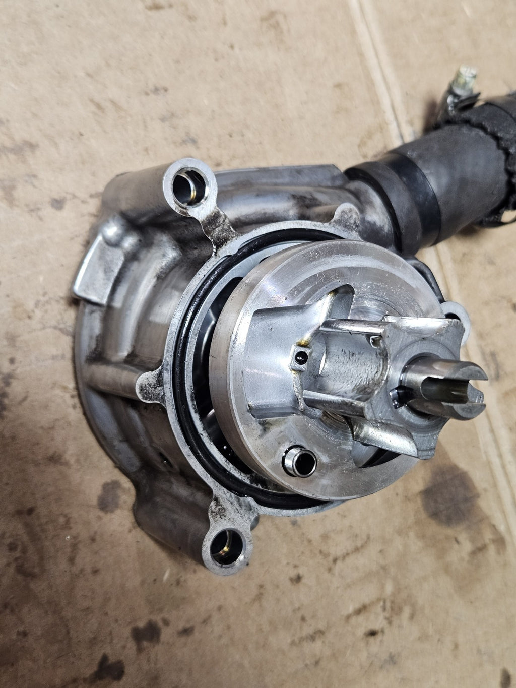 13-23 2023 Kawasaki Ninja Zx6r Oem Water Coolant Pump Oil Cover 16142-0732