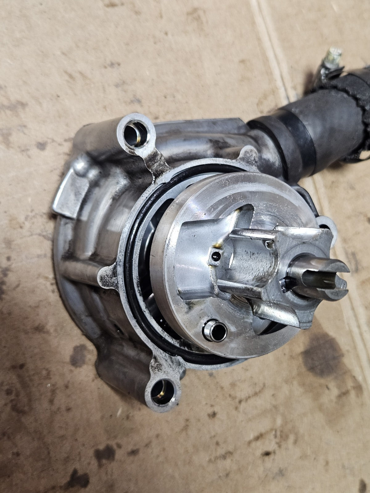 13-23 2023 Kawasaki Ninja Zx6r Oem Water Coolant Pump Oil Cover 16142-0732