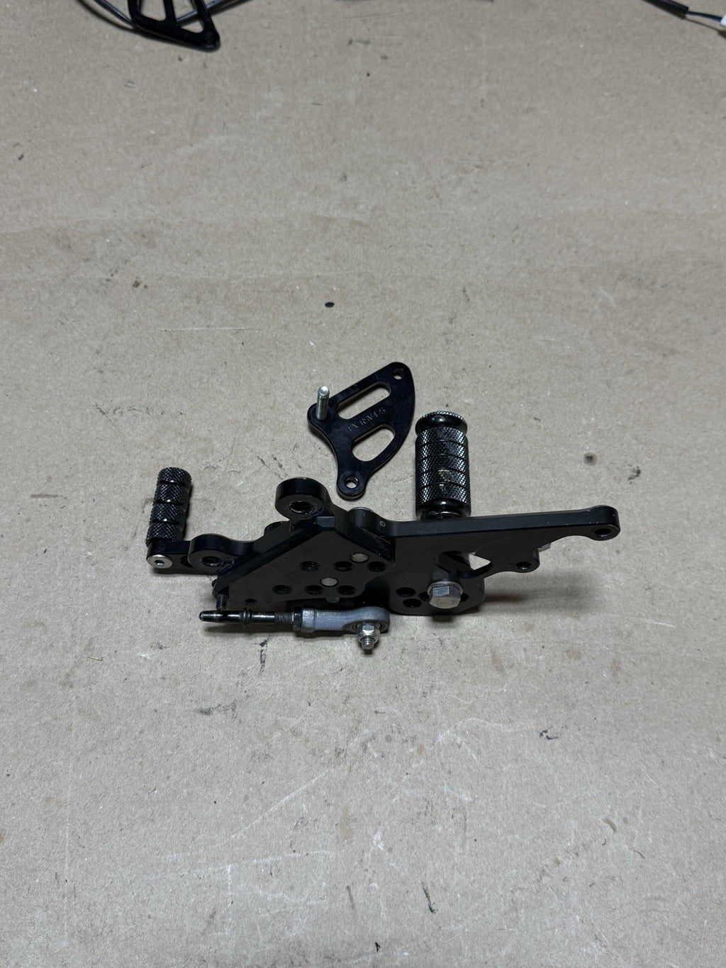 2015-2018 Aprilia RSV4 RR RF Adjustable Rearsets Rear Sets Foot Pegs L&R Black