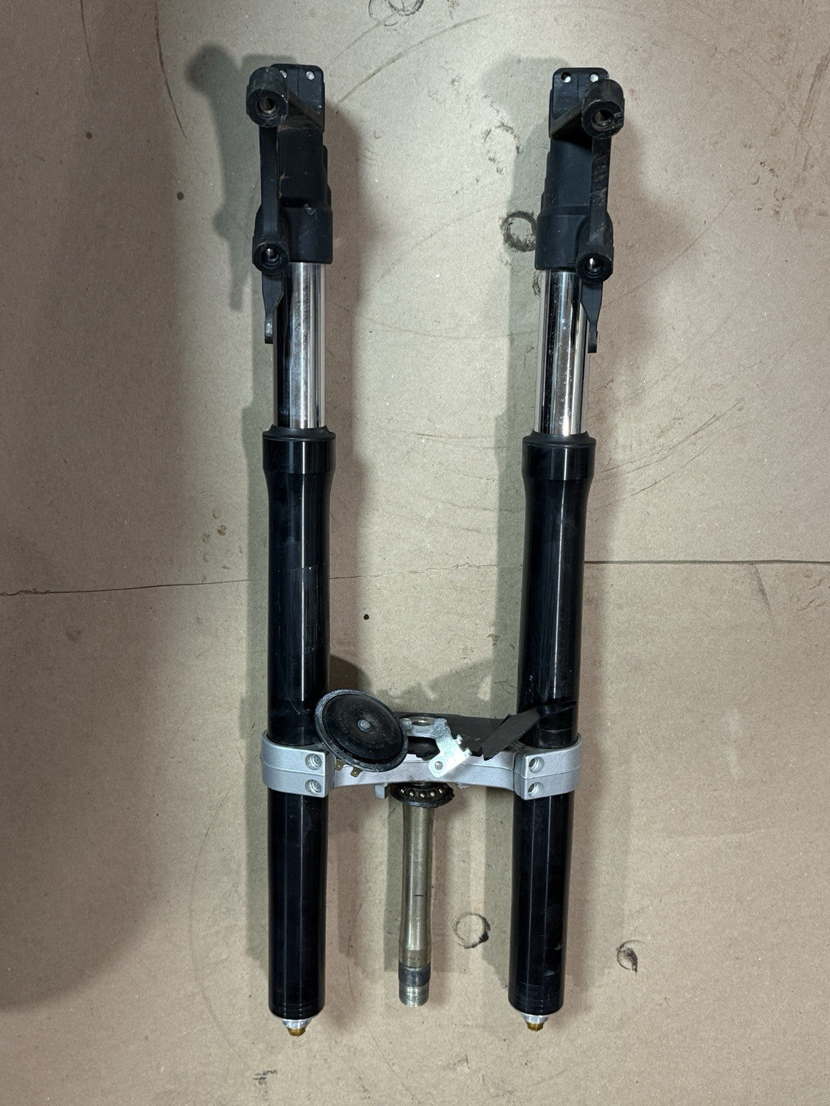 08-16 Yamaha YZF R6 YZFR6 OEM Front Forks Tubes Triple Tree Suspension Assembly