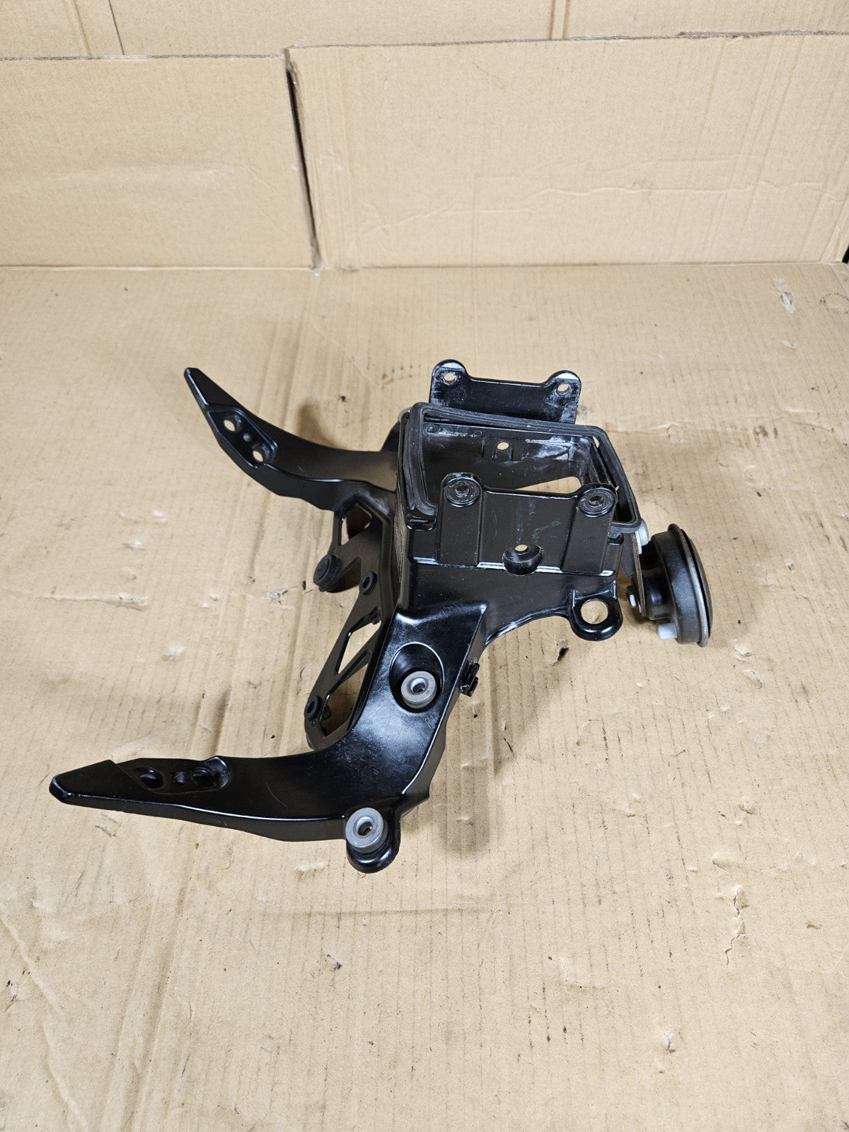 2012 BMW S1000RR OEM Front Fairing Stay Upper Bracket with Horn Used4