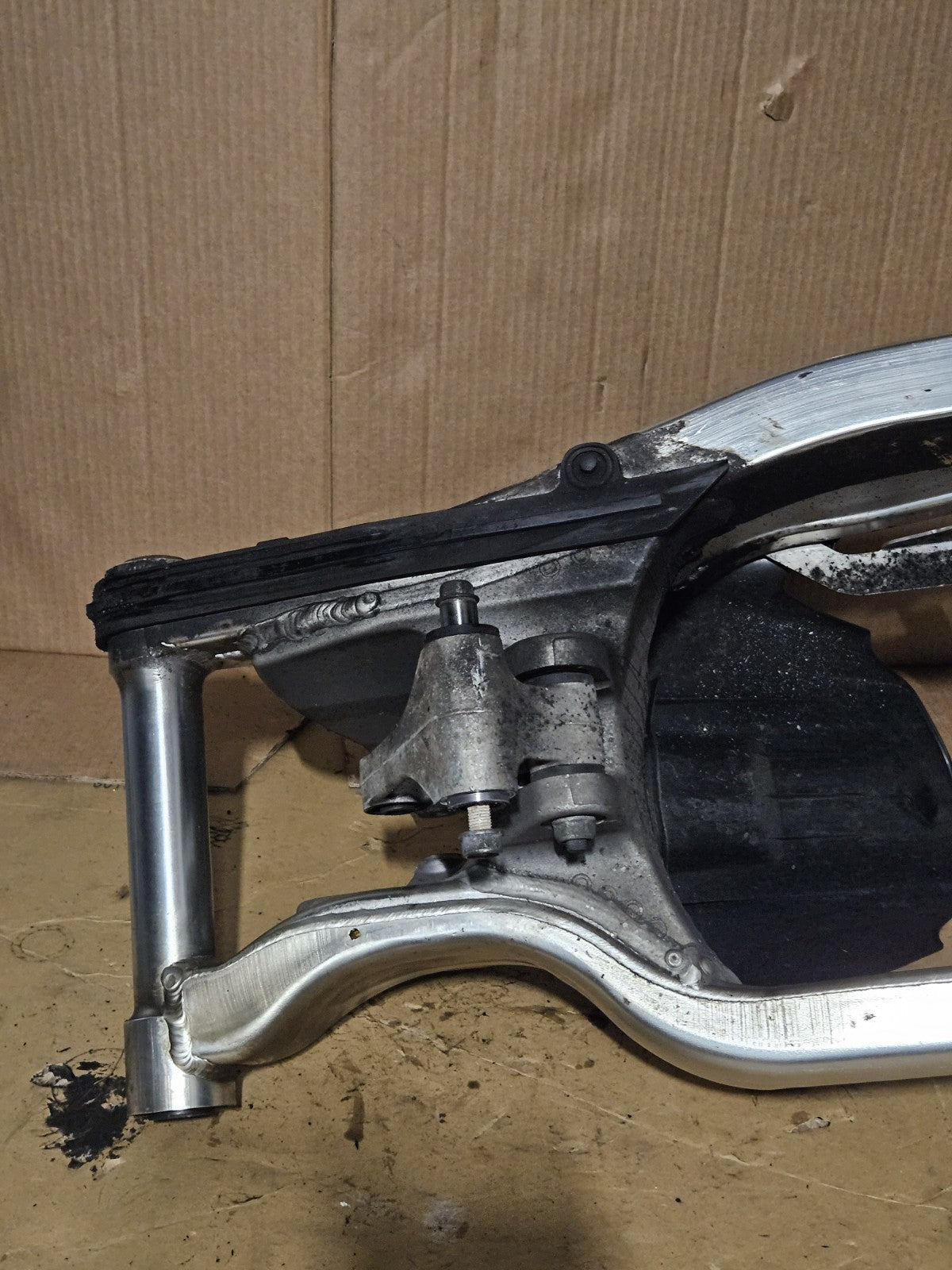 2006 2007 HONDA CBR1000RR REAR SWINGARM OEM Silver CBR 1000RR14