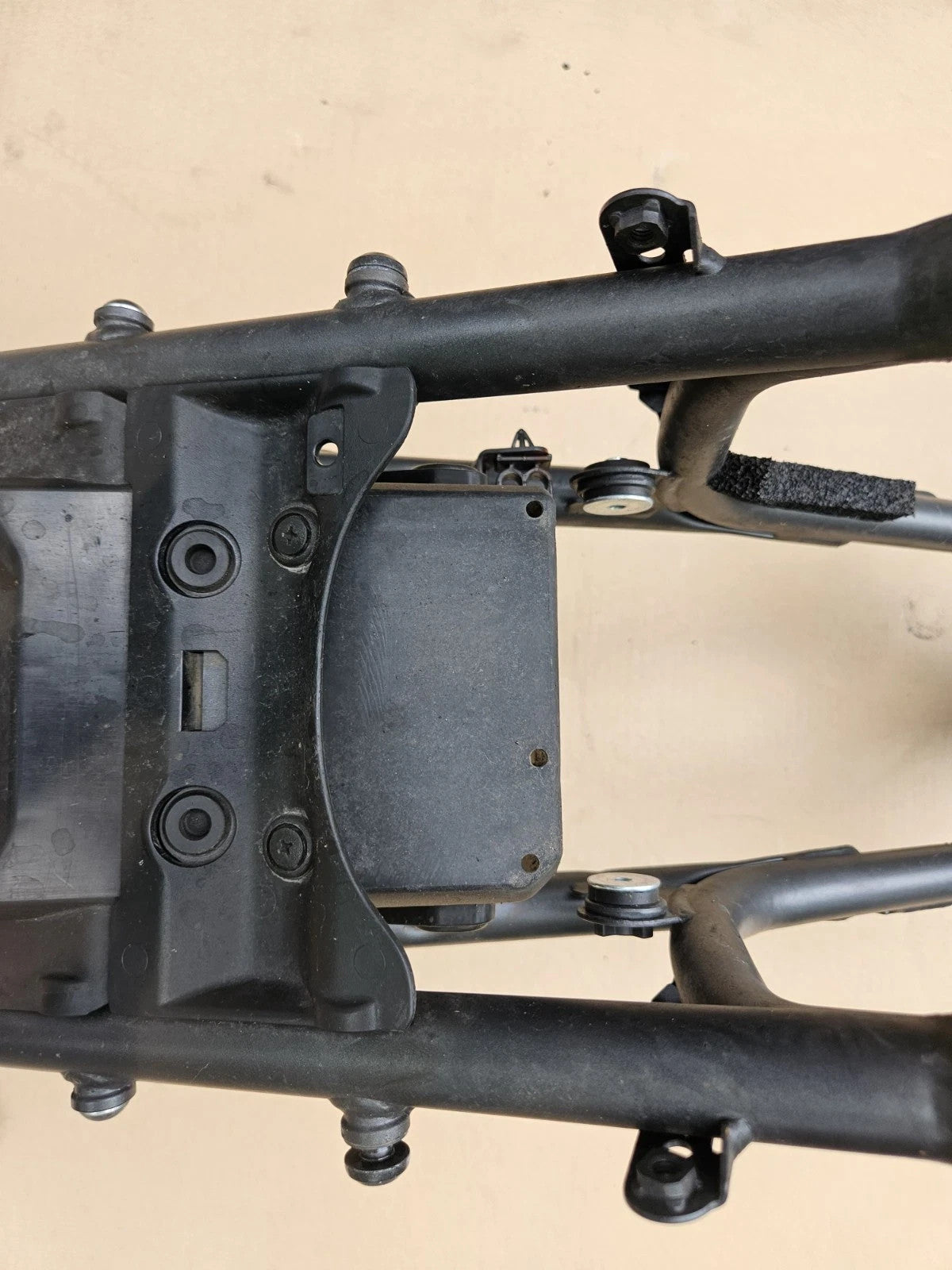 2022-2025 Yamaha YZF R7 OEM Main Frame Chassis CLN Road Ready Straight NO DAMAGE9