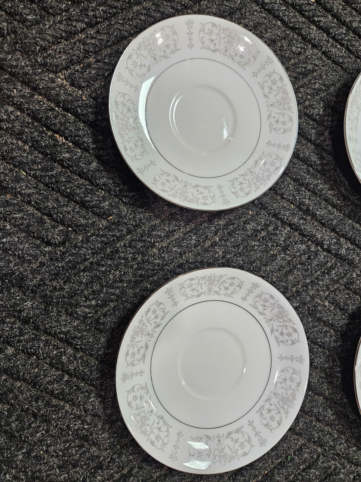 Set of 12 Linden Fine China Versailles TM-1004 Plates 5 7/8" Japan