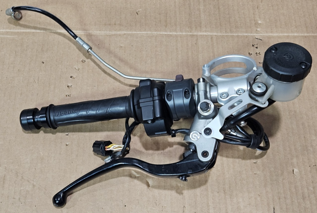 15-19 2015 Ducati 1299 OEM Left Handlebar Controls Clutch Switch Throttle Bar