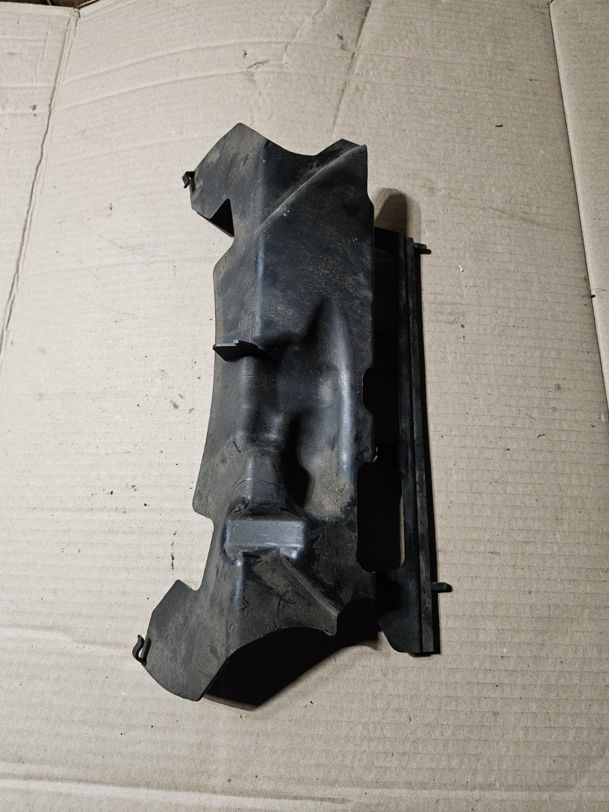 2006-2007 Suzuki GSXR600 GSXR750 OEM Radiator Mount Bracket Cover 17750-01H002