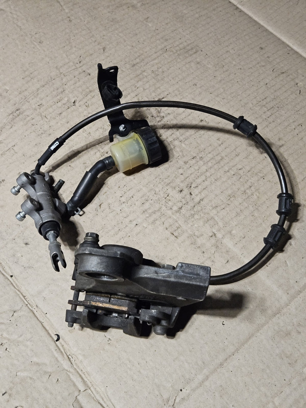 2008-2011 Yamaha YZF-R6 R6 OEM Right Rearset Rear Brake Master Cylinder Caliper12