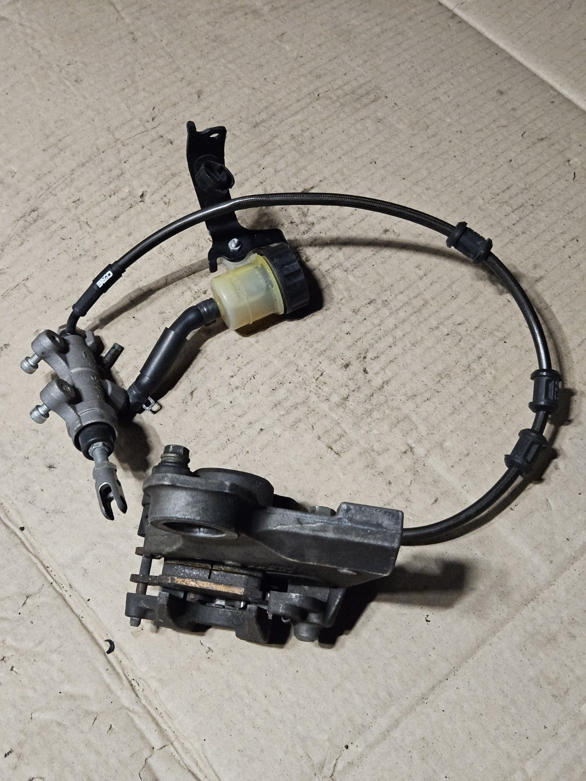 2008-2011 Yamaha YZF-R6 R6 OEM Right Rearset Rear Brake Master Cylinder Caliper12
