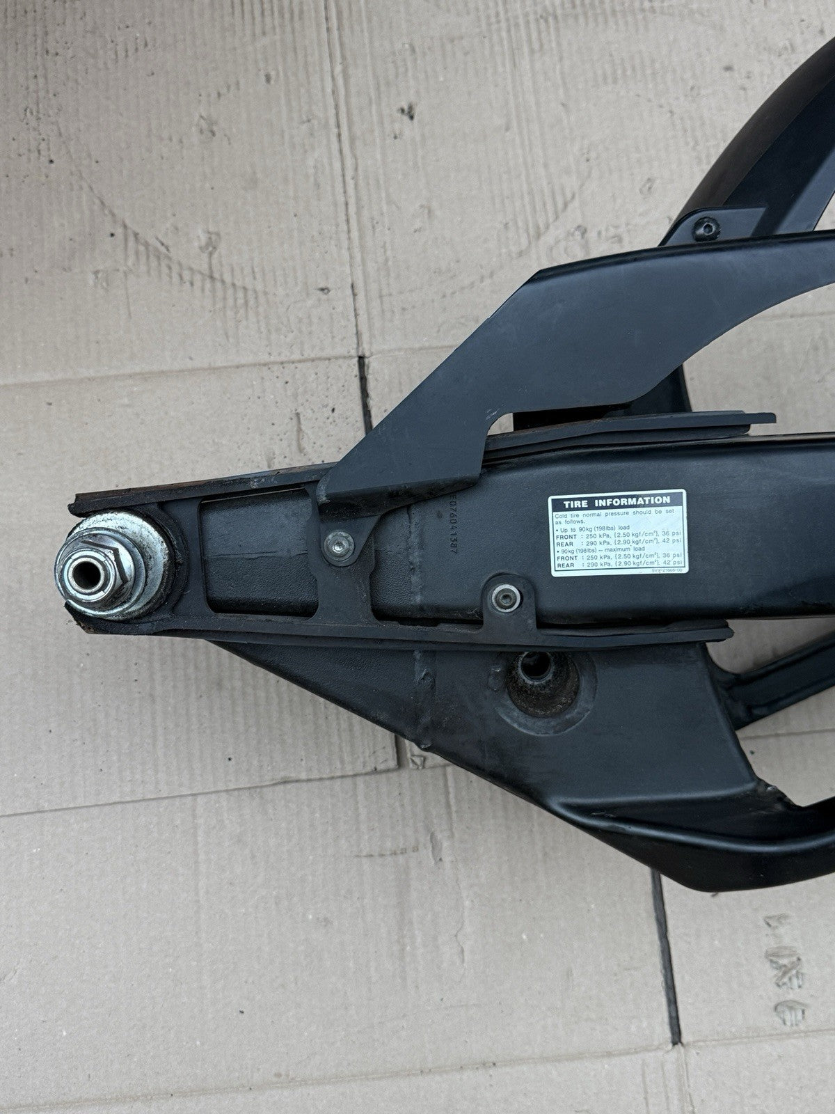 07-08 Yamaha YZF-R1 Straight OEM Rear Suspension Swingarm - Back Arm Frame15