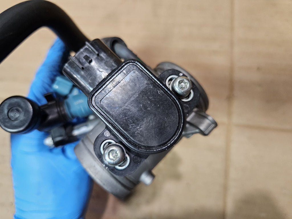 22-25 2022 YAMAHA YZF R7 OEM MAIN FUEL INJECTORS THROTTLE BODIES5