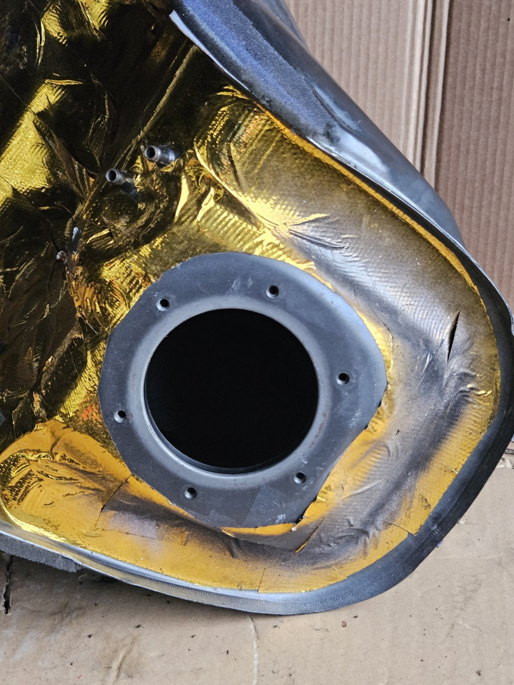 08-16 R6 R6R GAS TANK FUEL CELL PETROL RESERVOIR INSIDE Clean DENTED READ9