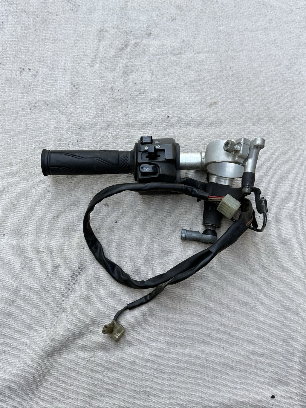 2007-2008 Yamaha YZF-R1 R1 OEM Left Clip-On Handle Bar Clutch Perch Lever 4C811