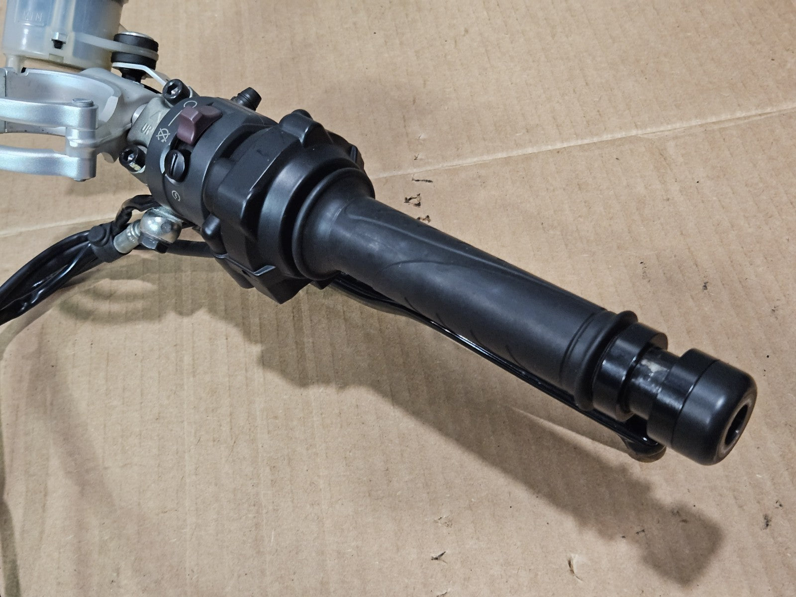 15-19 2015 Ducati 1299 OEM Left Handlebar Controls Clutch Switch Throttle Bar