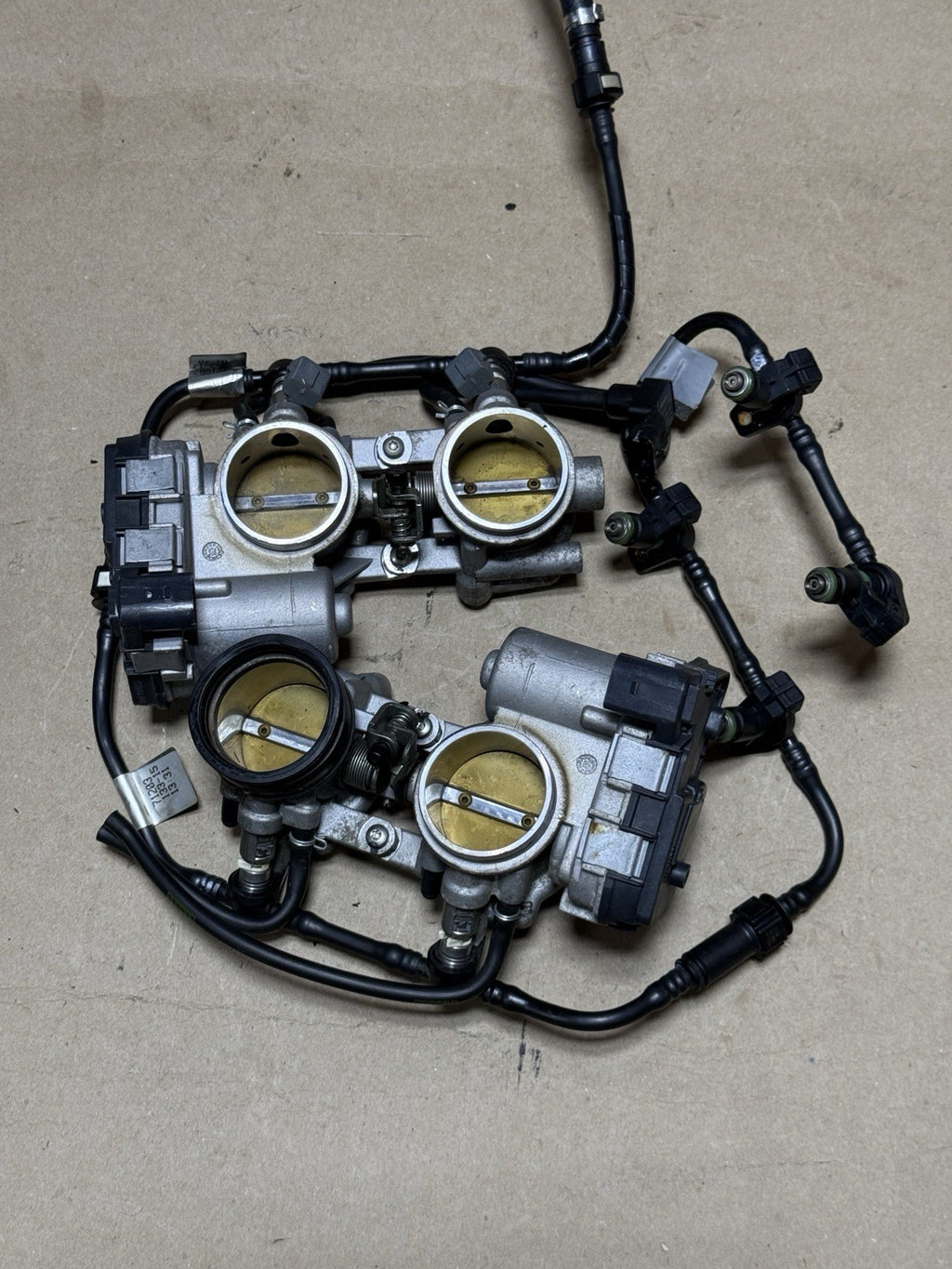 2015-2018 Aprilia RSV4 RF RR Factory OEM Throttle Bodies Fuel Injectors Assembly